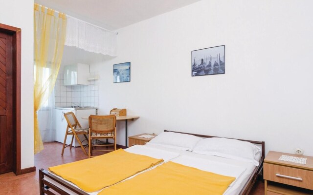 Nice Home in Sreser With Wifi and 3 Bedrooms