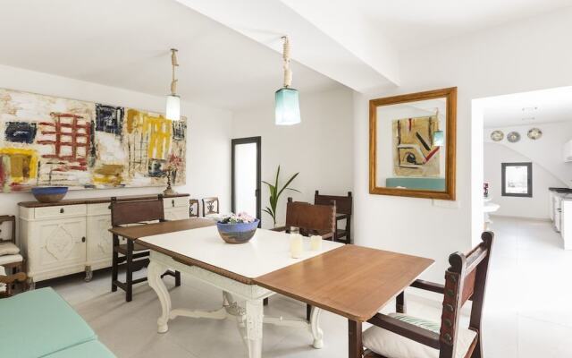 Residence by G Can Rochet
