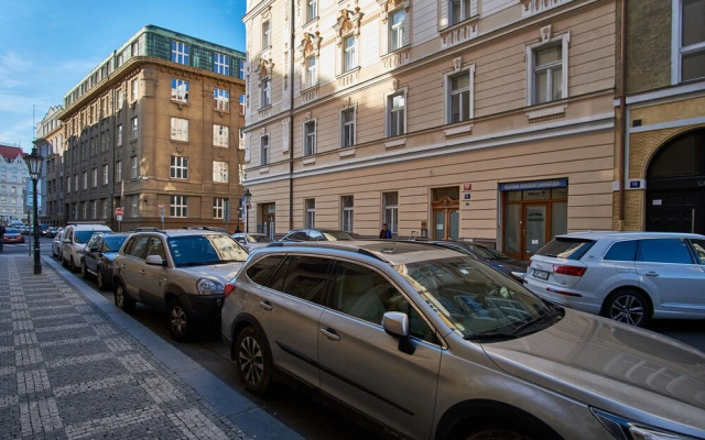 Presidential Apartment In The  Old Town Square