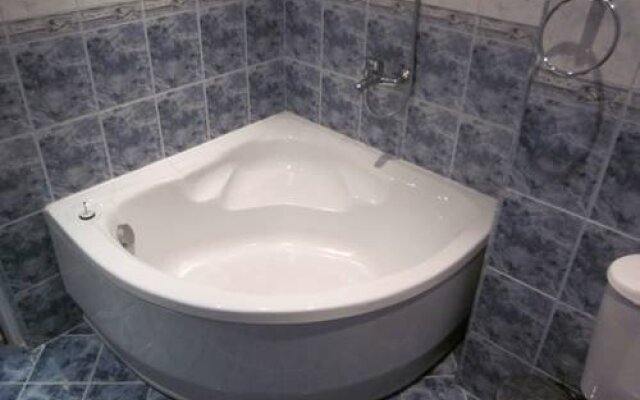 Family Hotel Karov