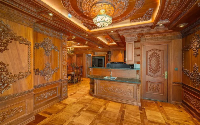 Monalisa Luxury Hotel