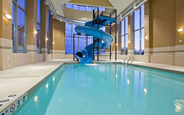 Holiday Inn Express & Suites Woodstock South by IHG