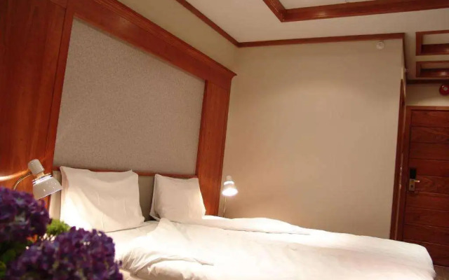 Alver Hotel AS