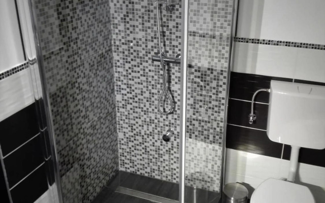 DownTown DeLuxe Apartment