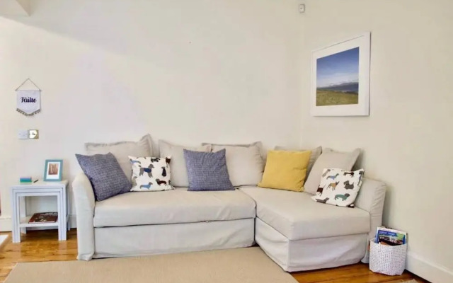 1 Bedroom Flat In Edinburghs New Town