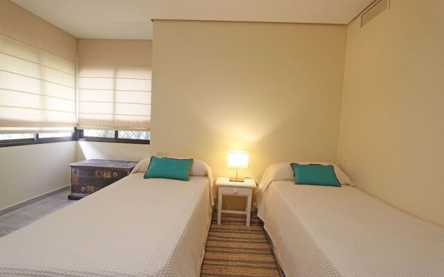 1155 Beachfront 3 Apartments 70 Mtr Golden Beach 7Bedroom 3Pool