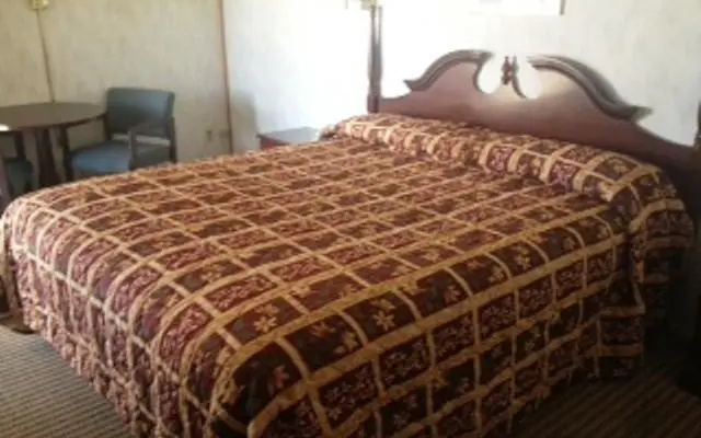 Bishop Thunderbird Motel