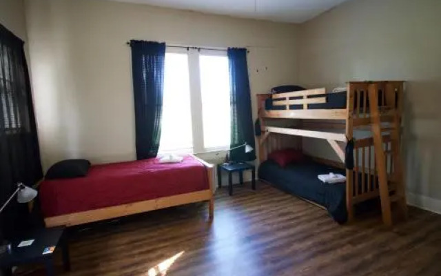 Cajun Hostel Downtown