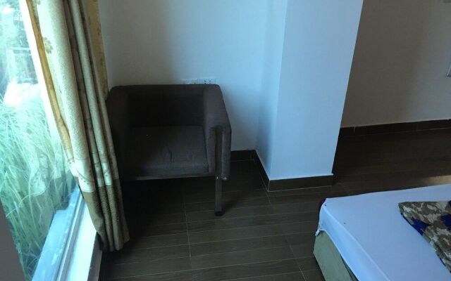 Oyo 442 Holiday Hotel