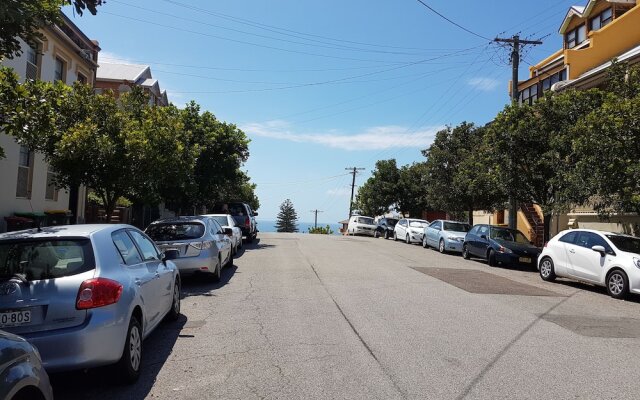 Newcastle Terraces & Apartments - Vista Apartment