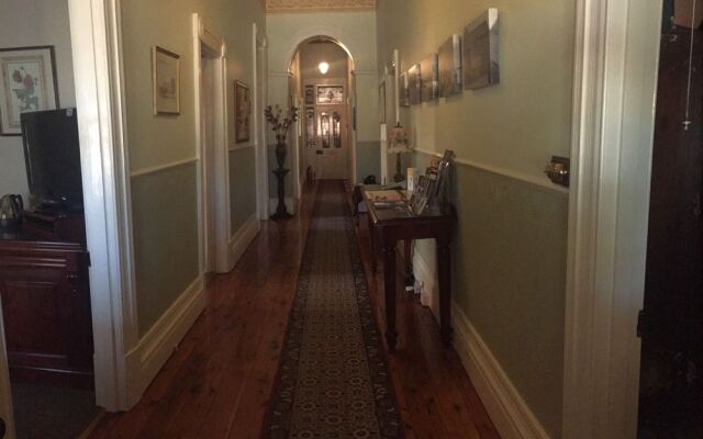Carlyle House B&B