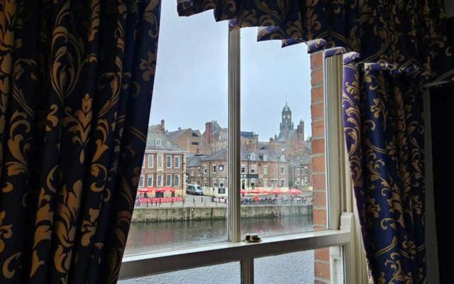 Queens Hotel