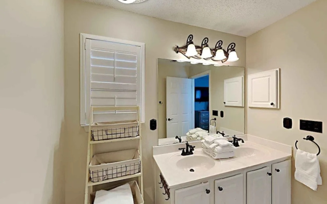 Emerald Port Of Call by Southern Vacation Rentals