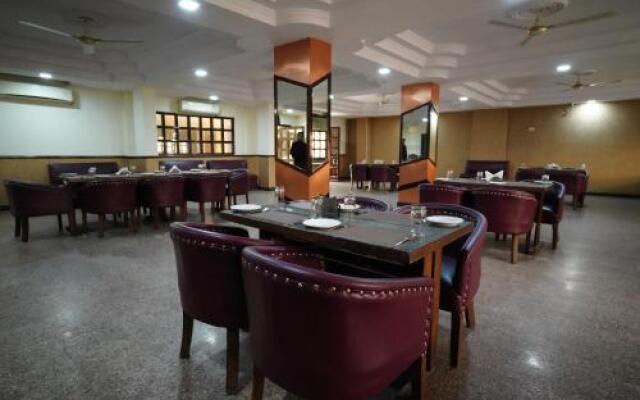 OYO 44364 Hotel Gaurab