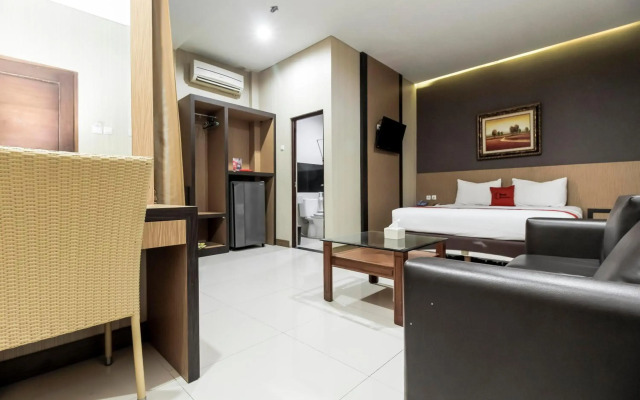 RedDoorz Plus @ Tuparev Cirebon