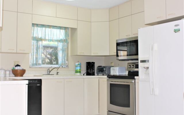 Jamaica Royale - 001 - 1 Br Condo