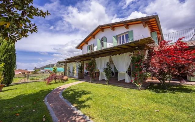 Villa Clara few km From the sea