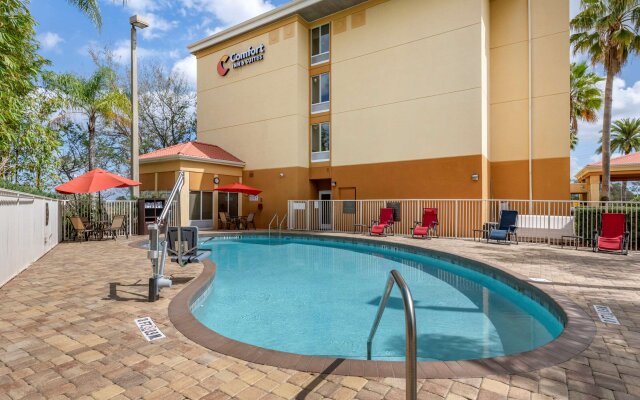 Comfort Inn & Suites Orlando North