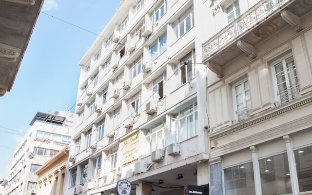 Modern-deluxe central apt in Athens