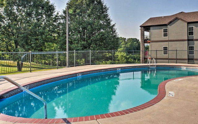 Relax Poolside! Golfers Oasis in Branson West