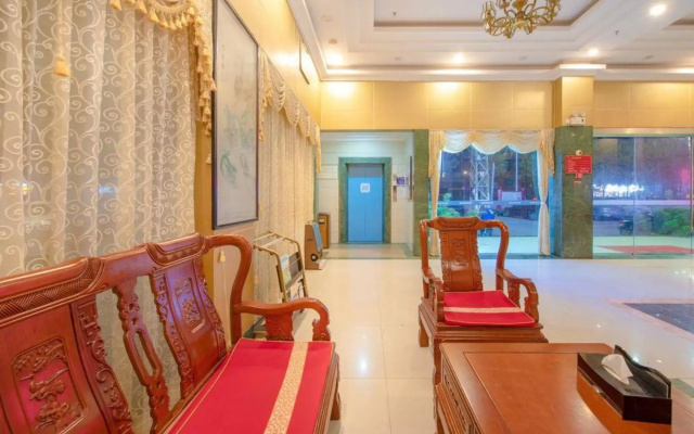 Hello Light Hotel（Zhuhai Chinatown Market）