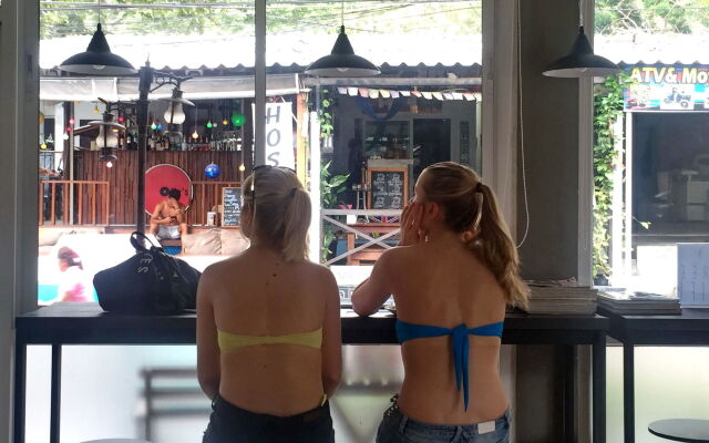 Side Walk Boutique Hotel