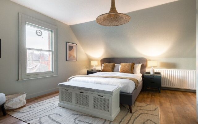 The Streatham Common - Modern & Bright 2BDR Apartment