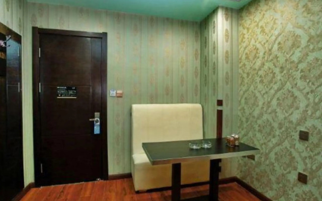 Xilong Hotel (Jiamusi Railway Station Store)