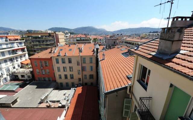 Studio Shopping Street Five Stars Holiday House