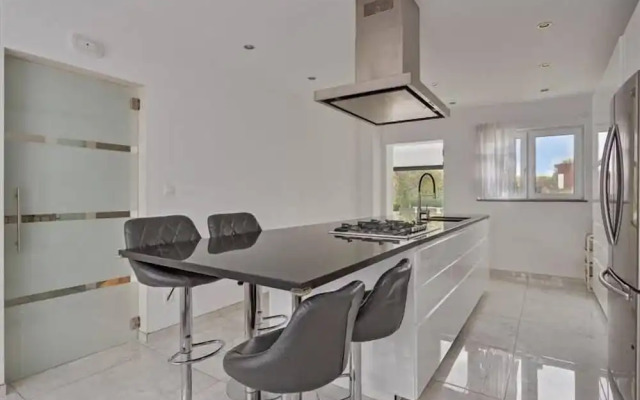 The Beautiful White House