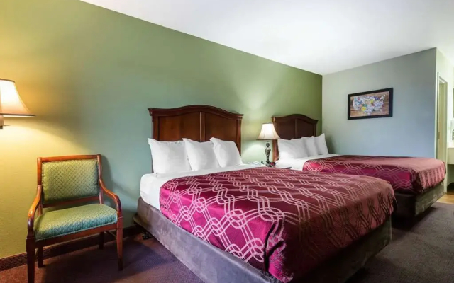 Econo Lodge at Thousand Hills