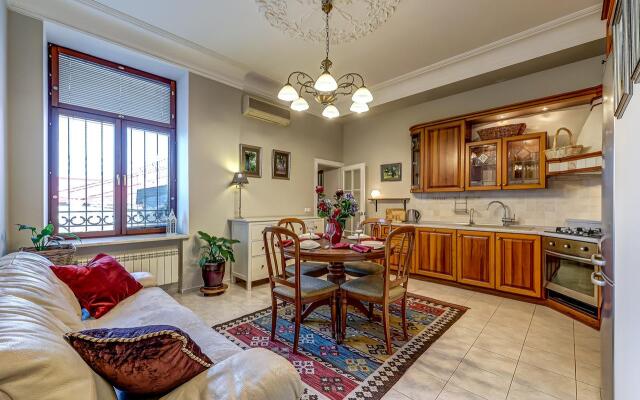 Апартаменты на Малой Конюшенной