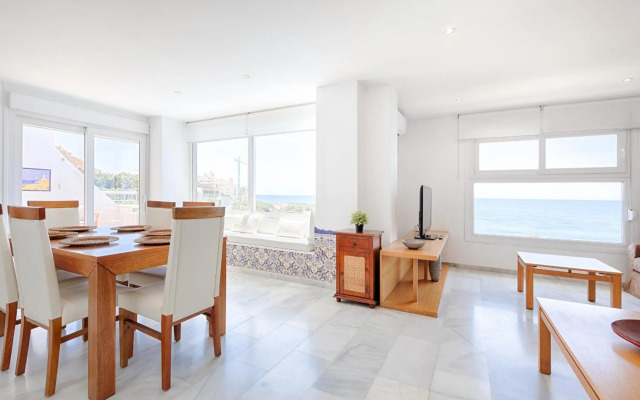 Front Sea View Apartment Estepona