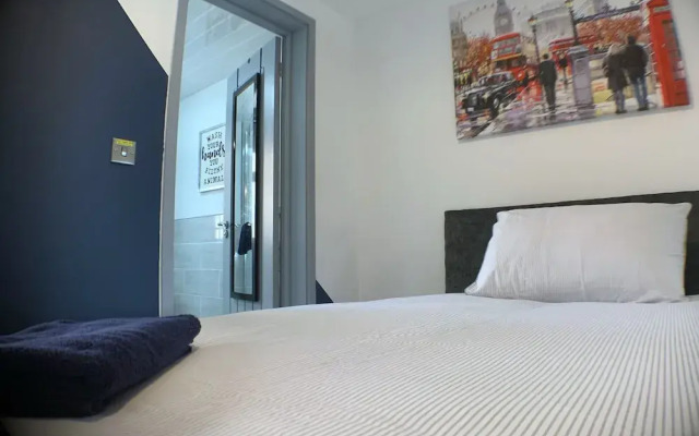 Grand Central Budget Modern Apartments