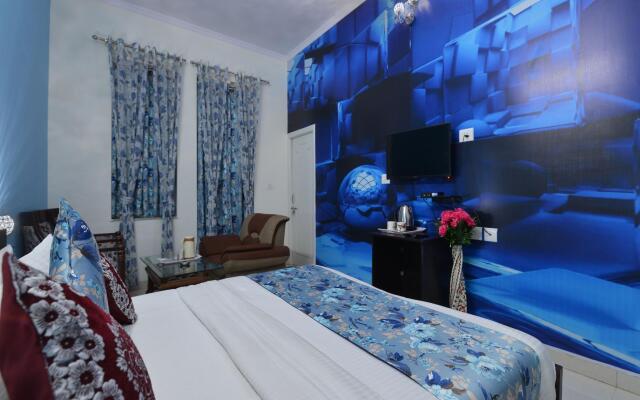 OYO 13083 Hotel Lovely Inn