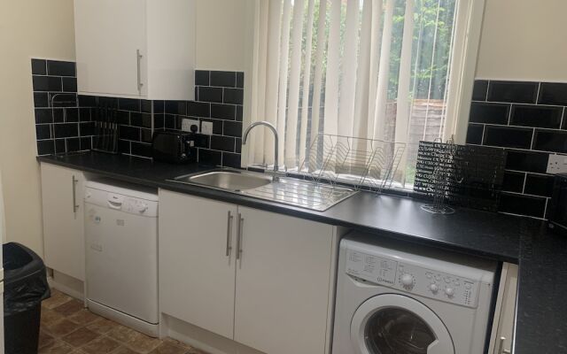 6 Bedroom Chorlton Townhouse