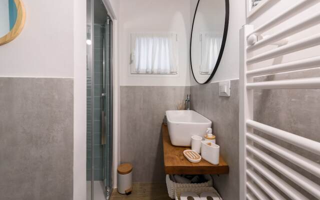 Madame Betta by Mmega