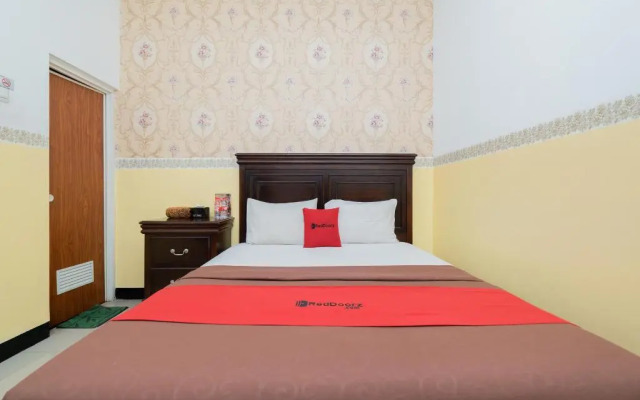 RedDoorz near Taman Krida Budaya Malang