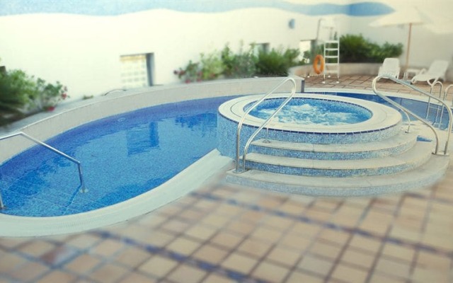 Отель Grand Belle Vue 