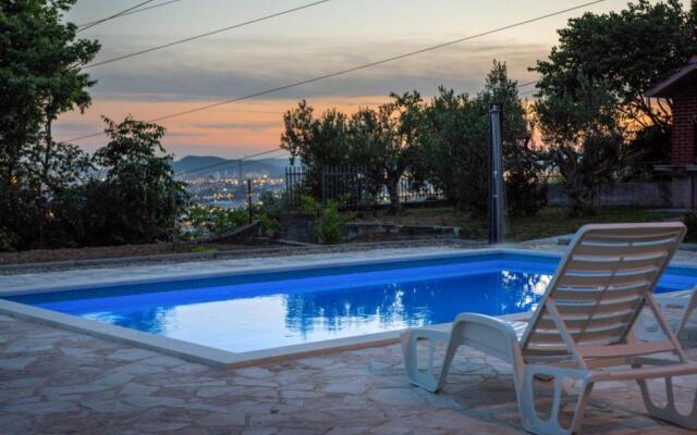 Private House With Pool, sea View and big Garden