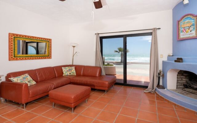 Paradise Villa 12 by Kivoya