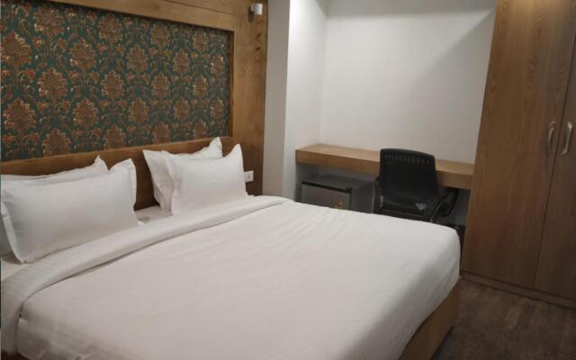 Yashshree Mussoorie Mall Road