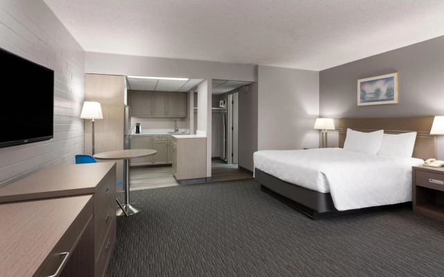 Travelodge by Wyndham Grande Prairie