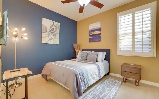 Putting Green & Hot Tub: Goodyear Retreat!