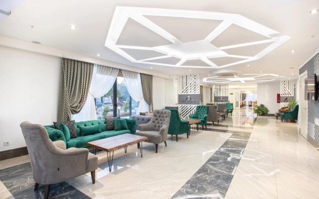 The Sansa Hotel & Spa