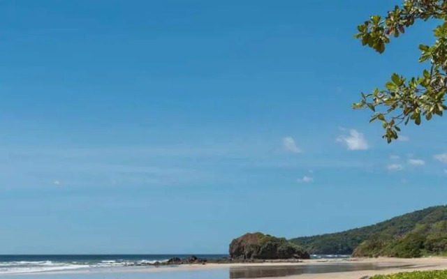 Beachfront Home Sand in Your Feet Surf and Relax