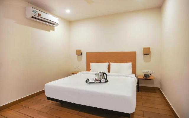 Super Oyo Townhouse 942 The Pallagio