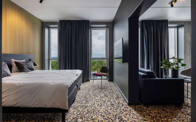 Peak 12 Design Hotel