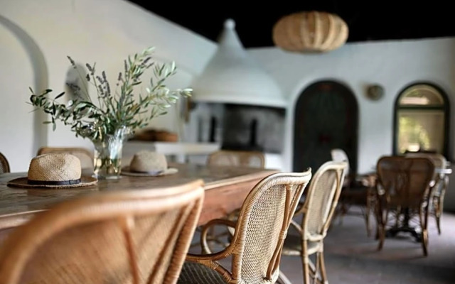 Villa Arnica Suites & Garden