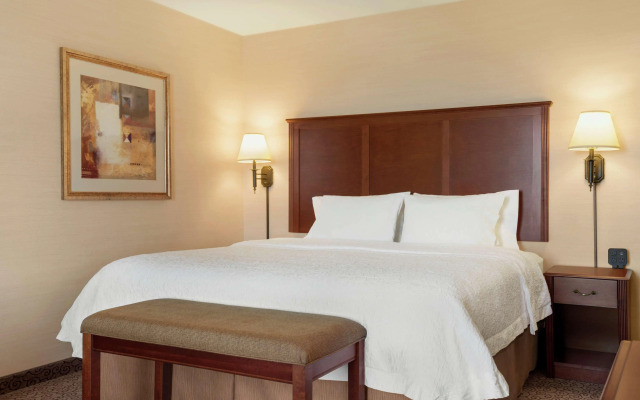 Hampton Inn & Suites West Bend